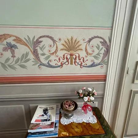 Puccini's Home, Elegant In Piazza Puccini
