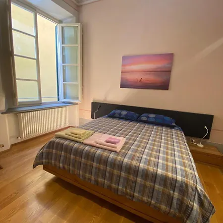Puccini's Home, Elegant In Piazza Puccini Apartment Lucca
