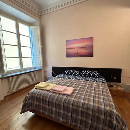 Puccini's Home, Elegant In Piazza Puccini Apartment